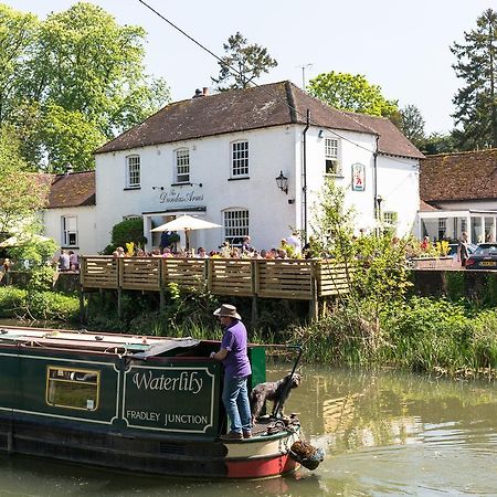 The Dundas Arms Kintbury Екстер'єр фото