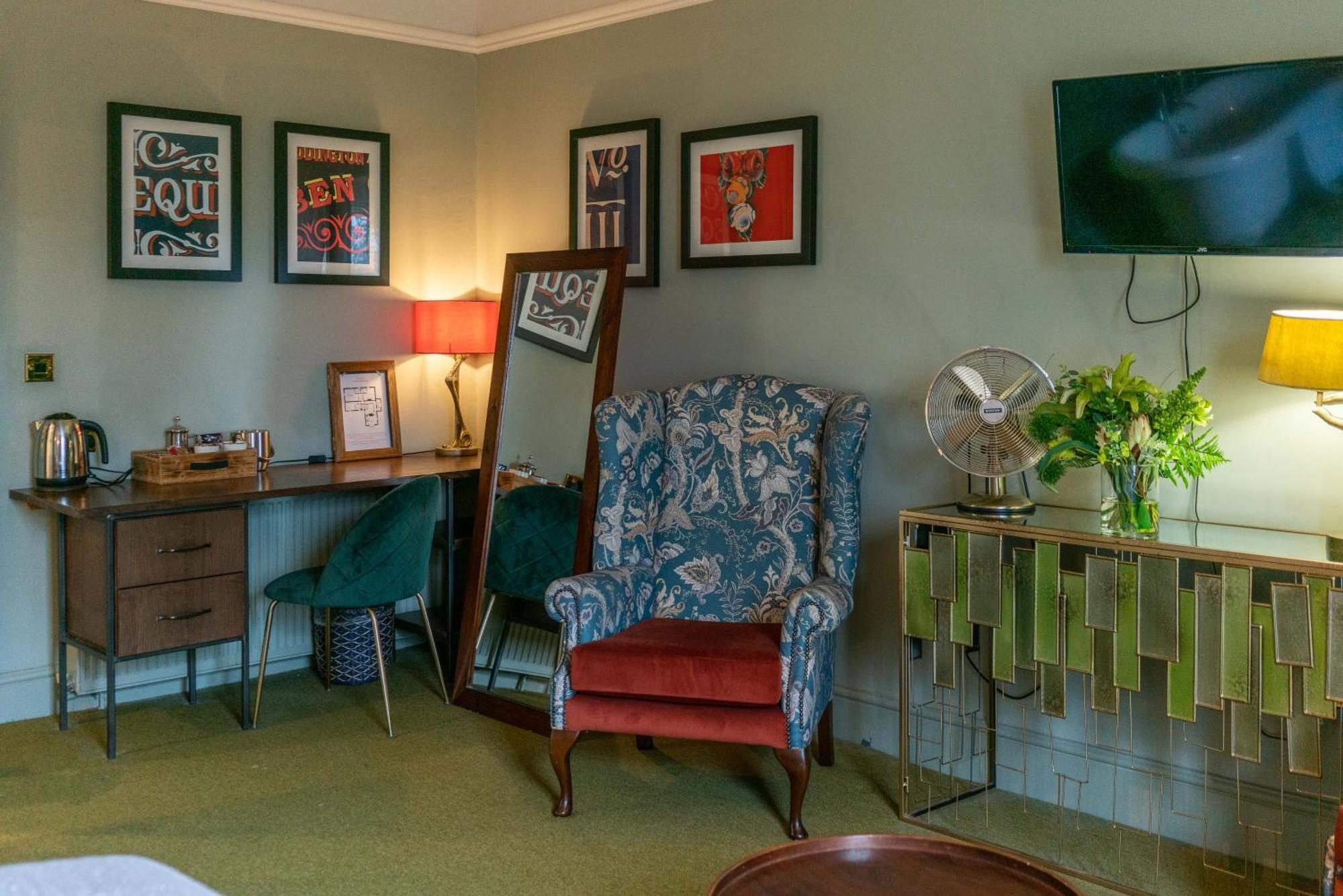 The Dundas Arms Kintbury Екстер'єр фото