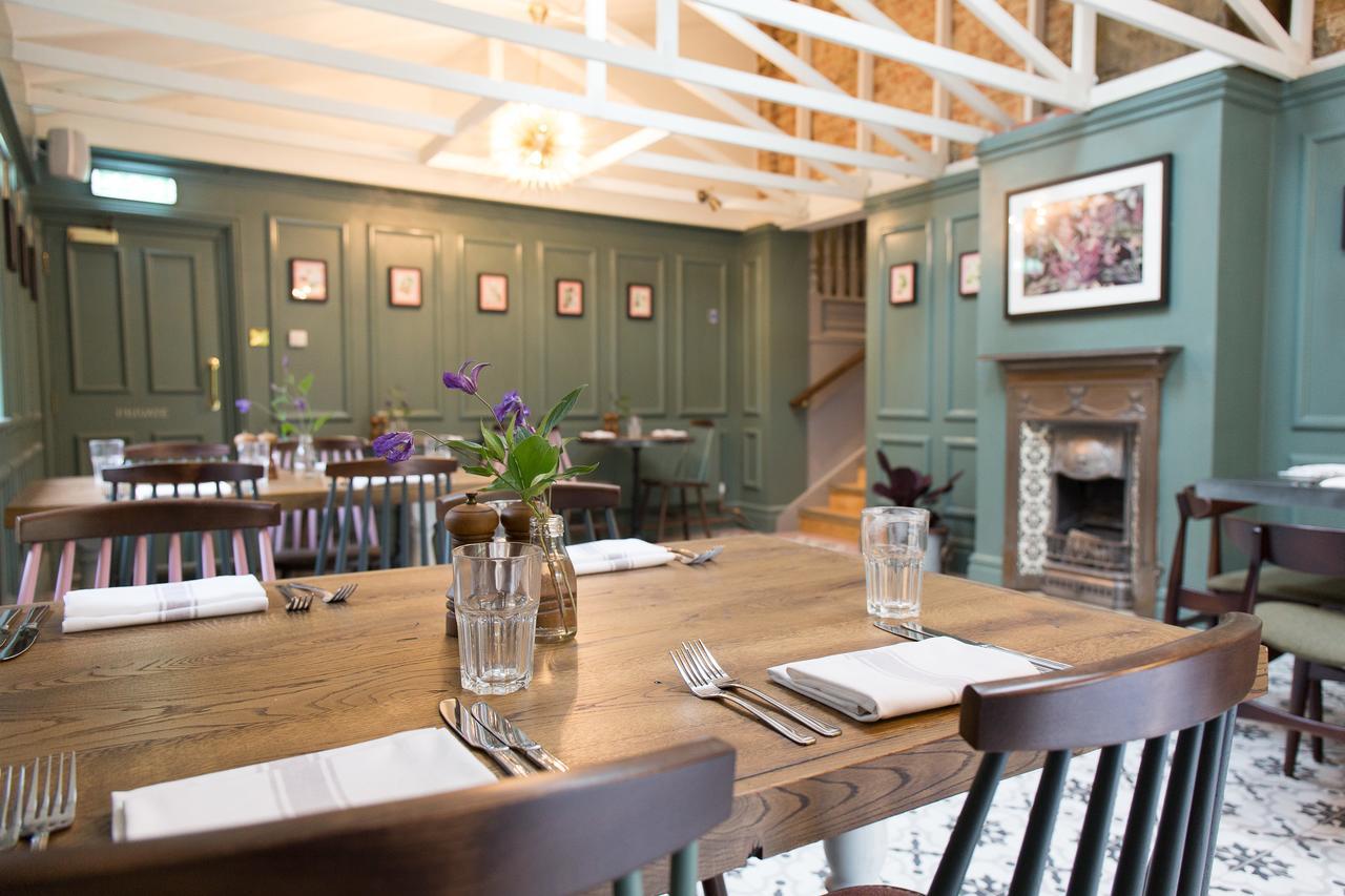 The Dundas Arms Kintbury Екстер'єр фото