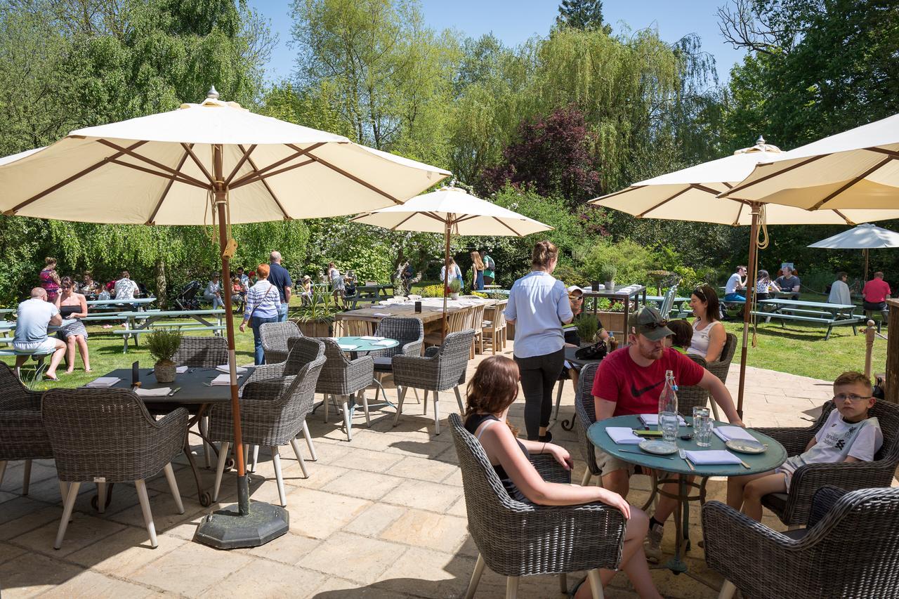 The Dundas Arms Kintbury Екстер'єр фото