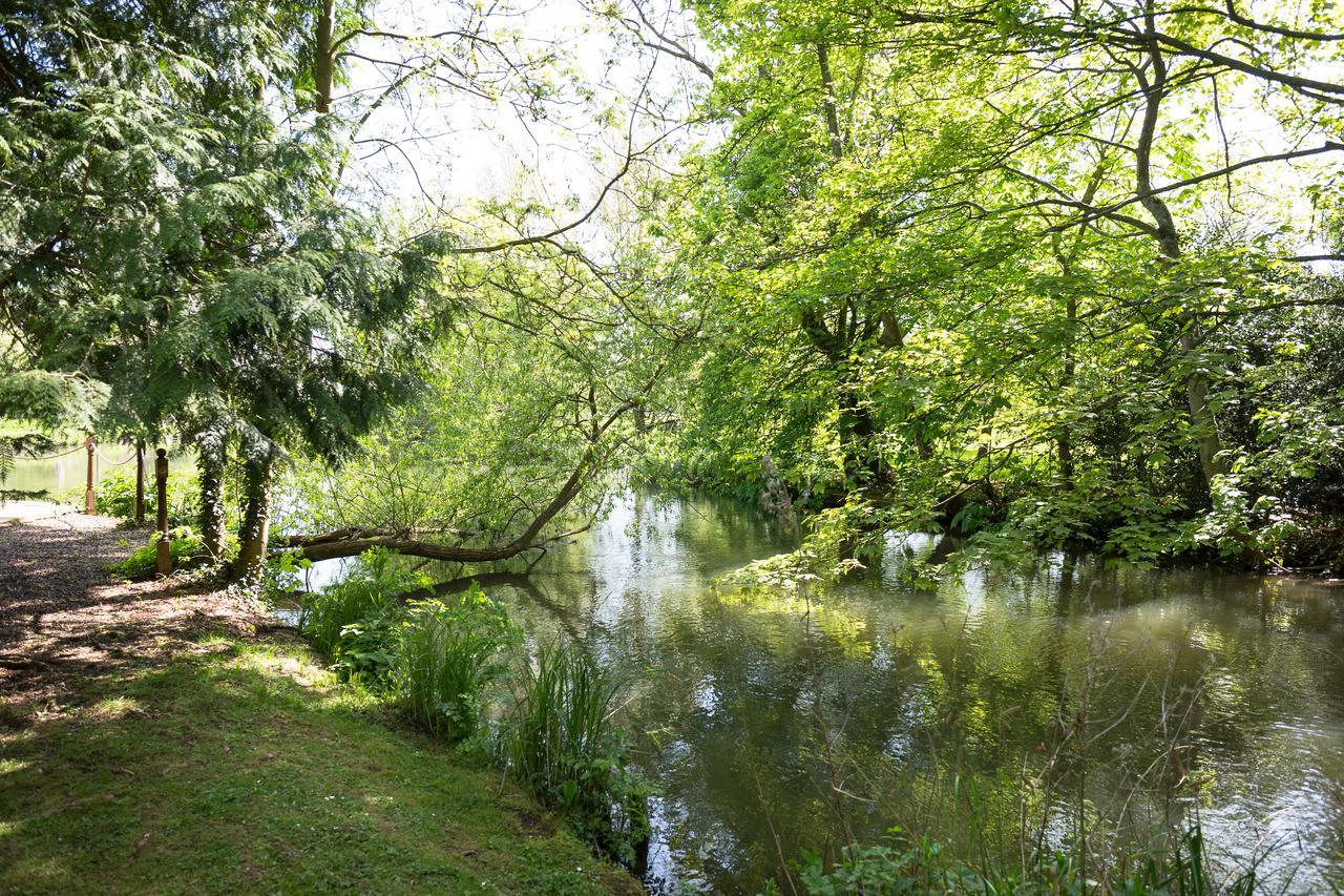 The Dundas Arms Kintbury Екстер'єр фото