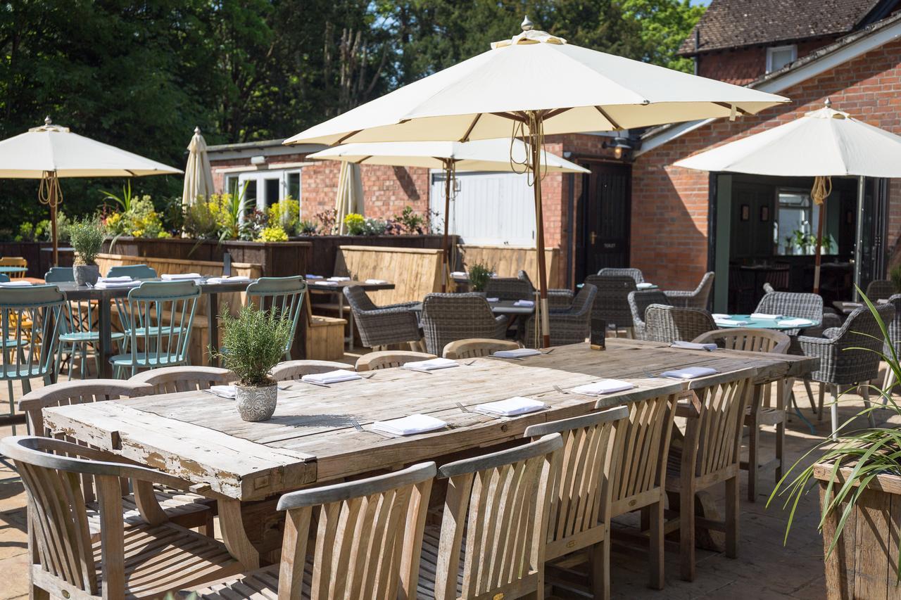 The Dundas Arms Kintbury Екстер'єр фото
