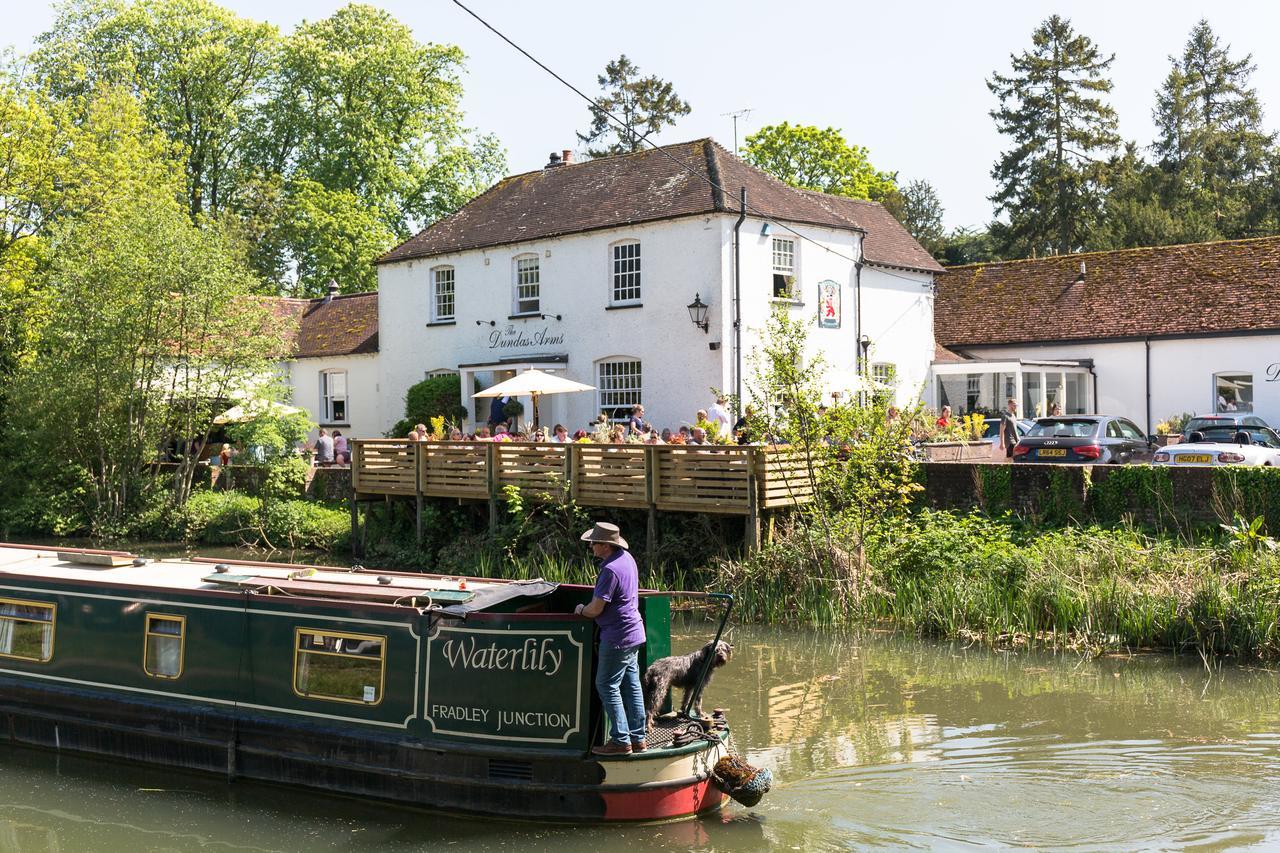 The Dundas Arms Kintbury Екстер'єр фото