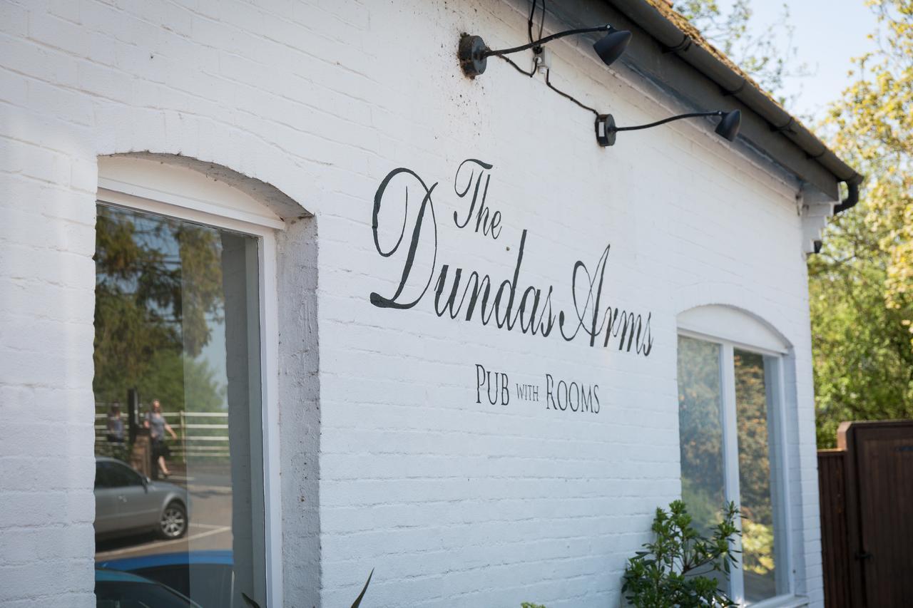 The Dundas Arms Kintbury Екстер'єр фото