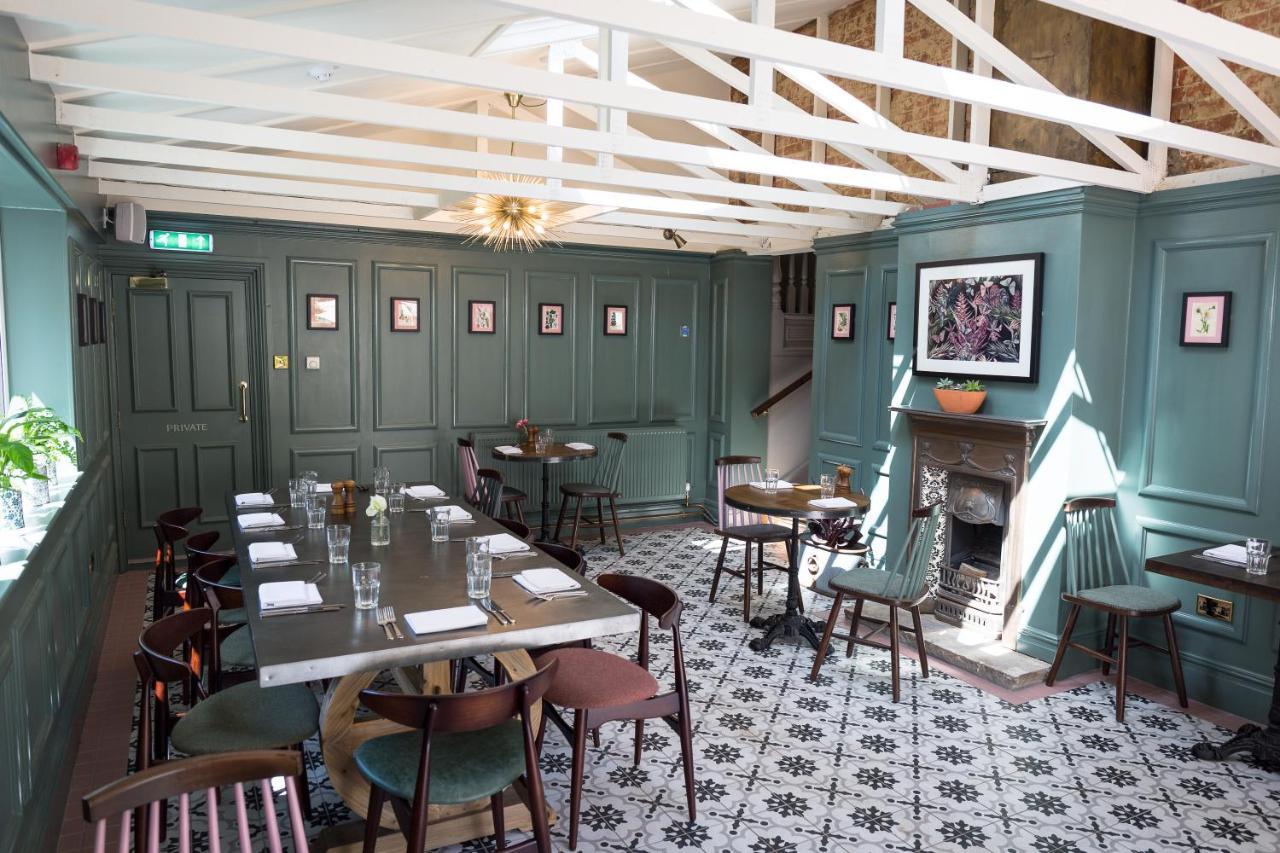 The Dundas Arms Kintbury Екстер'єр фото